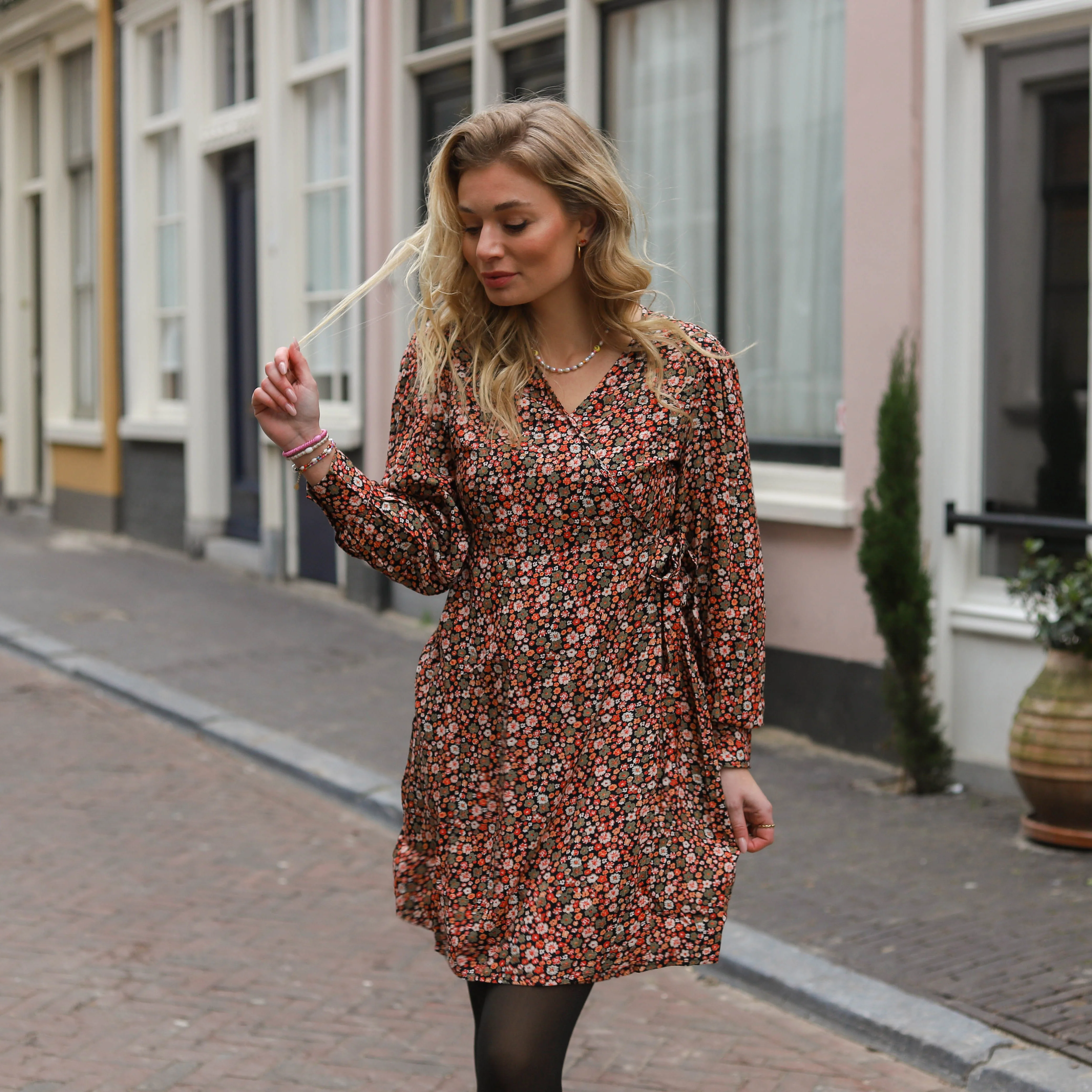 Nya wrap dress black orange - Image 3