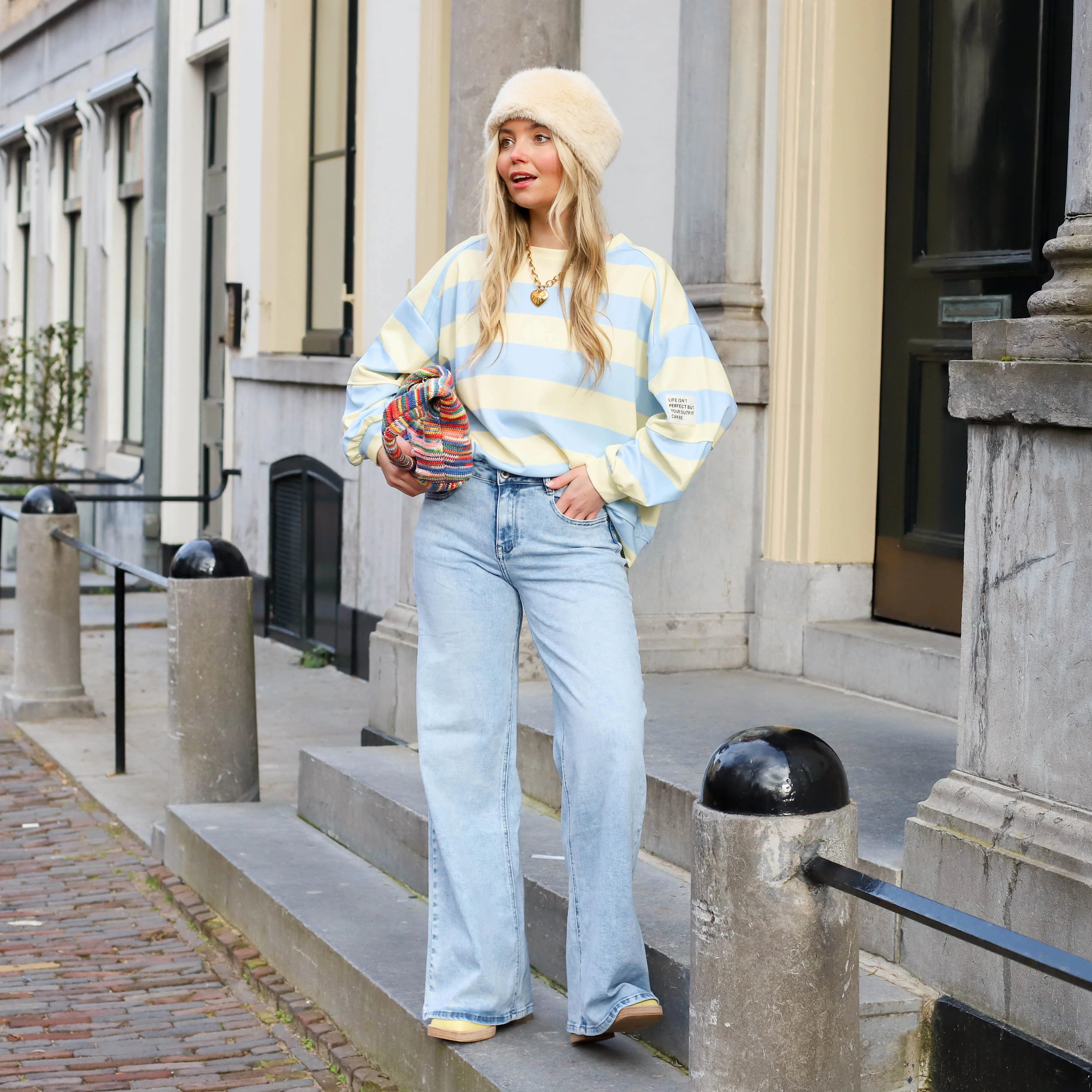 Oversized sweater perfect geel blauw - Image 3