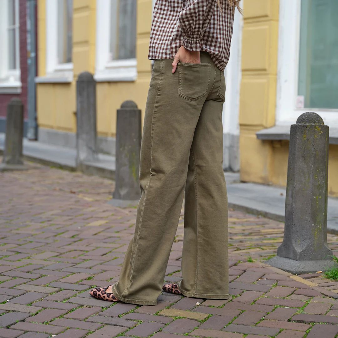 Silke wide jeans military olive - Image 3